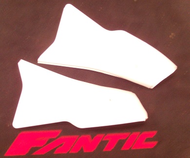 SEITENDECKEL FANTIC 09-16 RECHTS WEISS